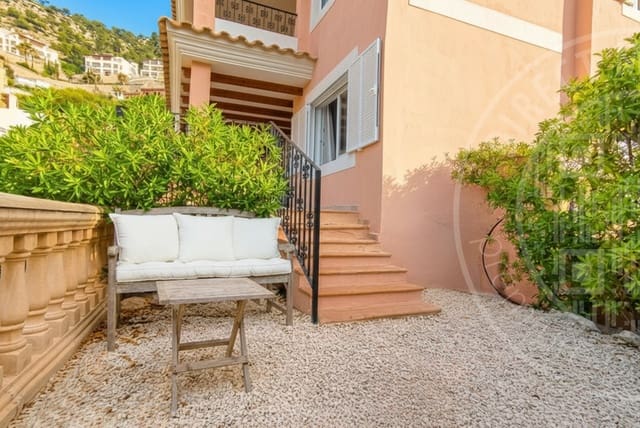 Apartamento de 2 habitaciones en Puerto de Andratx, Andratx en venta con piscina garaje - 799.000 € (Ref: 9872490)