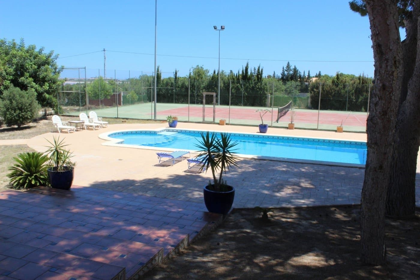 5 soveværelse Villa til salg i Torrevieja med garage - € 495.600 (Ref: 10050331)