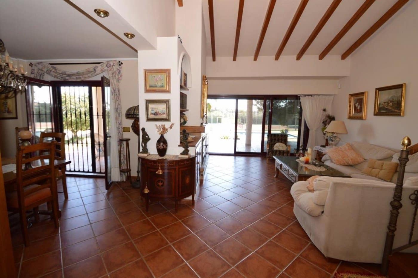 5 soveværelse Villa til salg i Torrevieja med garage - € 495.600 (Ref: 10050331)