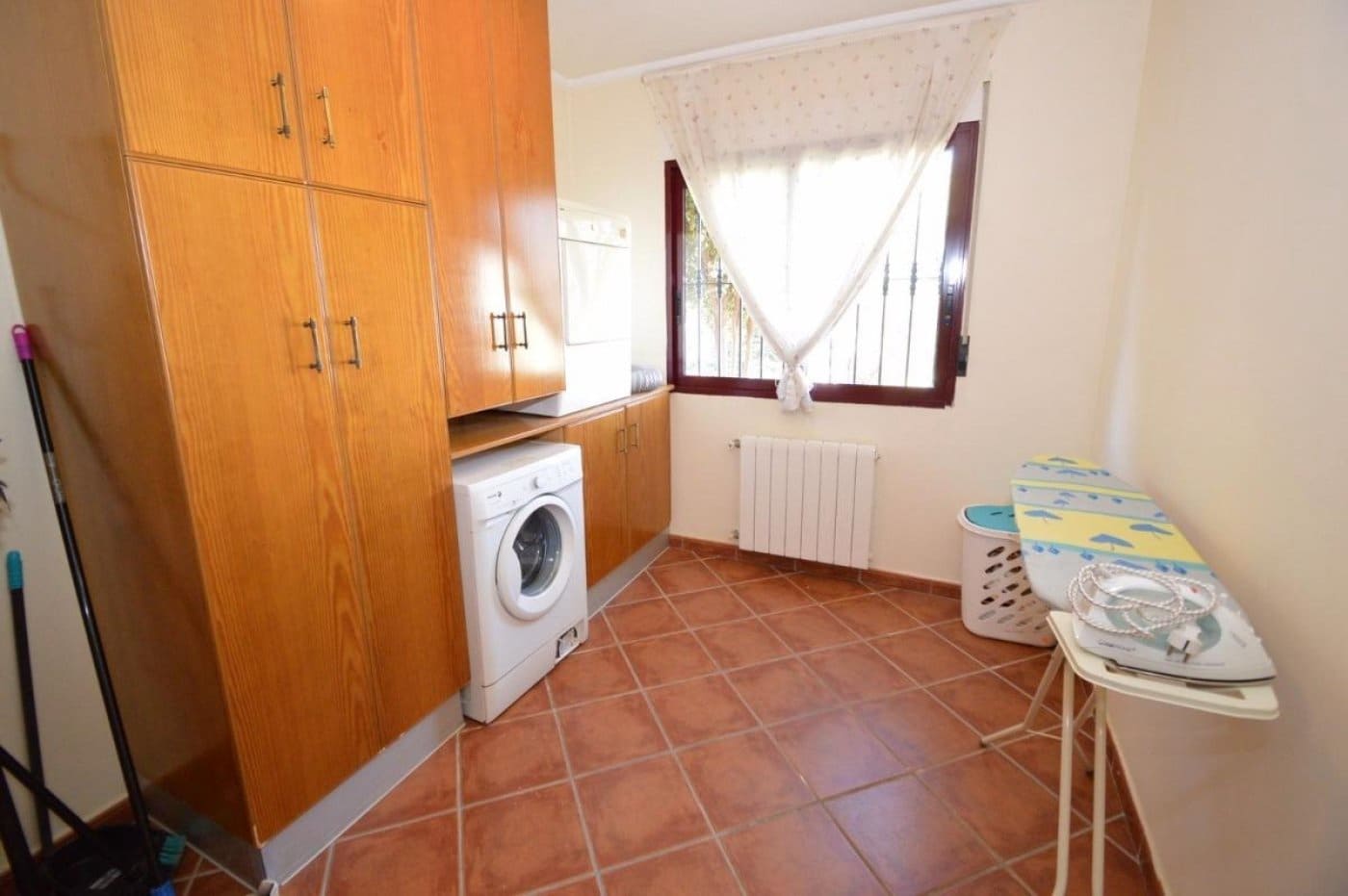 5 soveværelse Villa til salg i Torrevieja med garage - € 495.600 (Ref: 10050331)