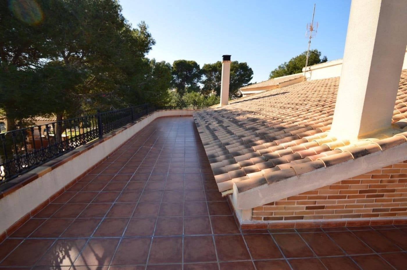 5 soveværelse Villa til salg i Torrevieja med garage - € 495.600 (Ref: 10050331)