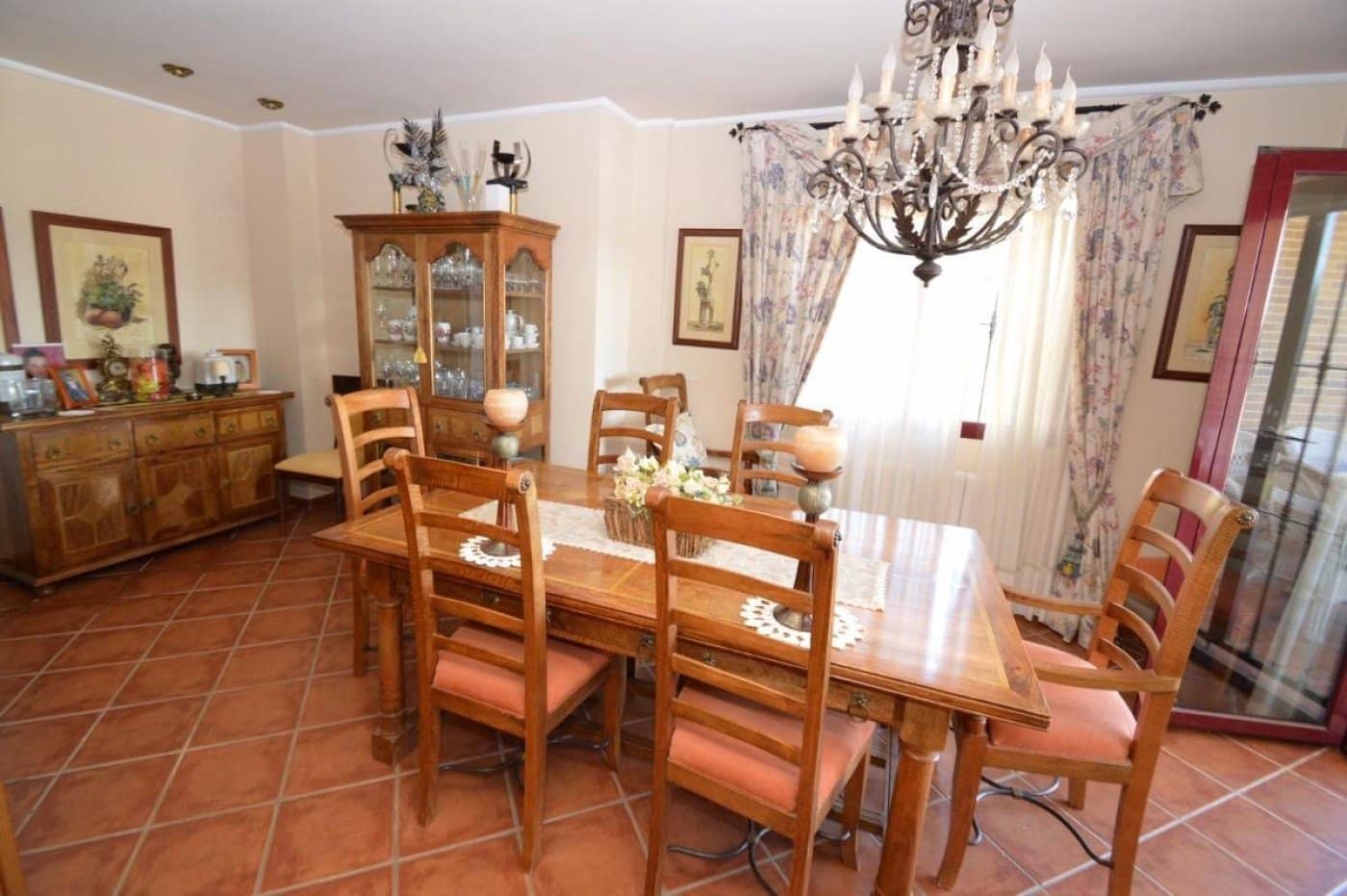 5 soveværelse Villa til salg i Torrevieja med garage - € 495.600 (Ref: 10050331)
