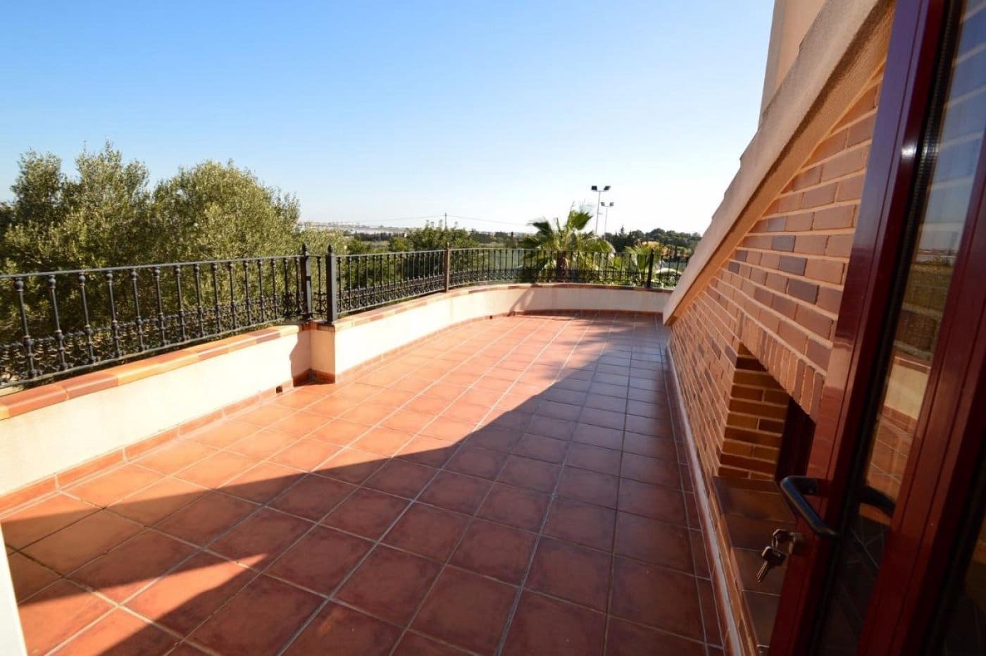 5 soveværelse Villa til salg i Torrevieja med garage - € 495.600 (Ref: 10050331)