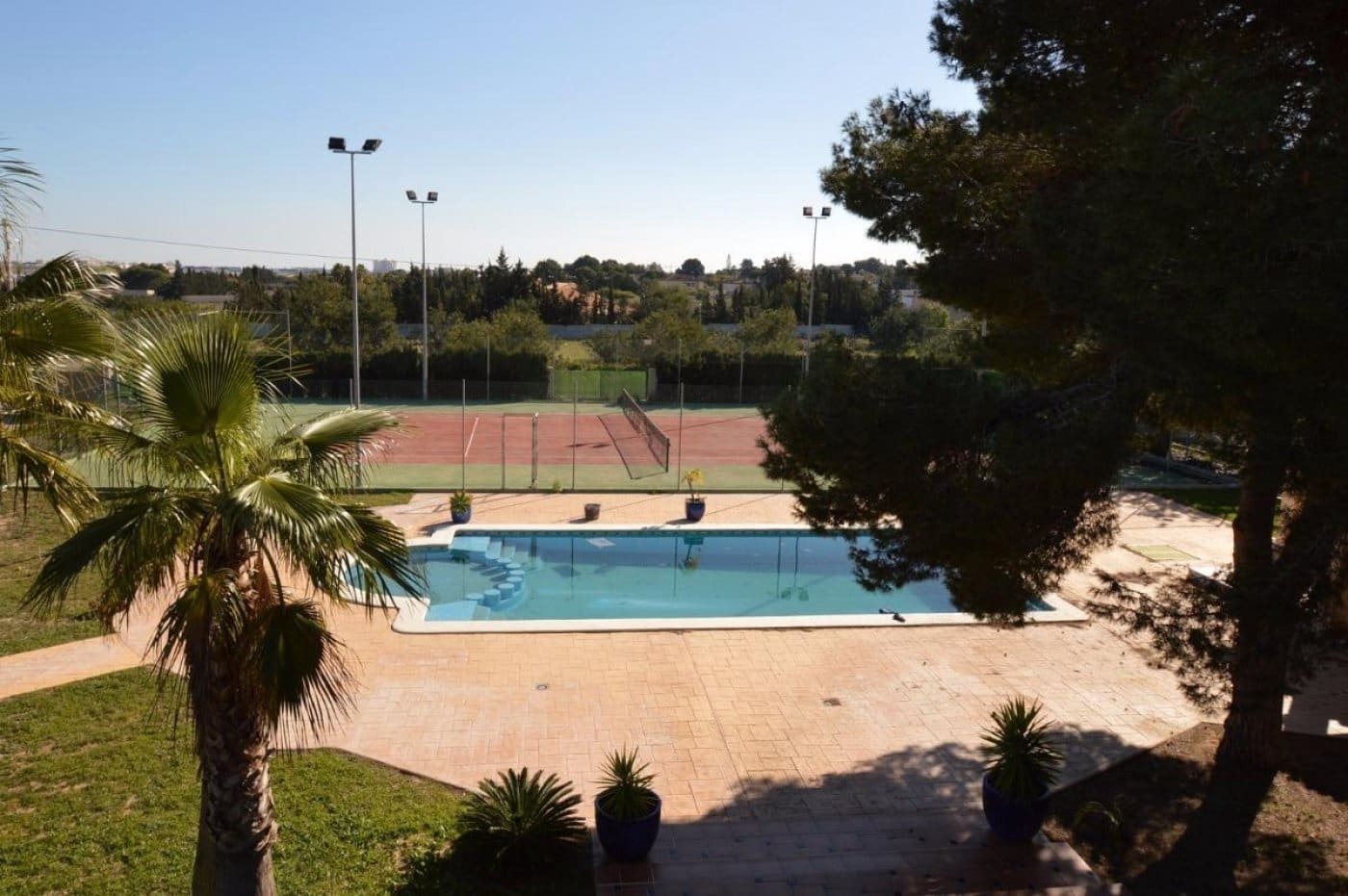 5 soveværelse Villa til salg i Torrevieja med garage - € 495.600 (Ref: 10050331)