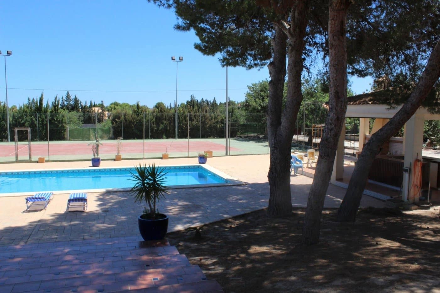 5 soveværelse Villa til salg i Torrevieja med garage - € 495.600 (Ref: 10050331)