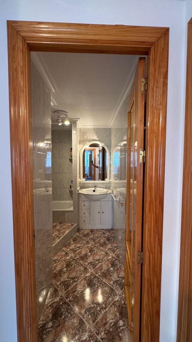 3 chambre Appartement à vendre à Torrevieja avec garage - 179 900 € (Ref: 9941001)
