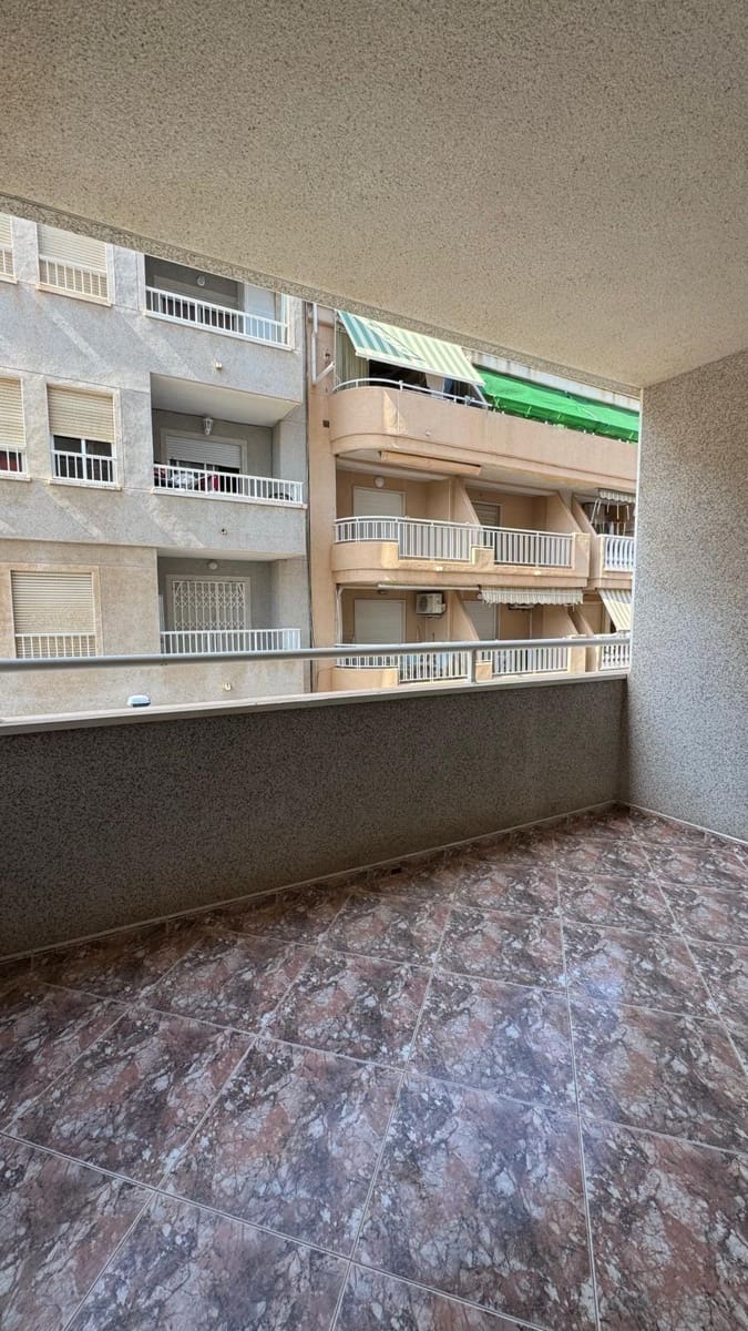 3 chambre Appartement à vendre à Torrevieja avec garage - 179 900 € (Ref: 9941001)