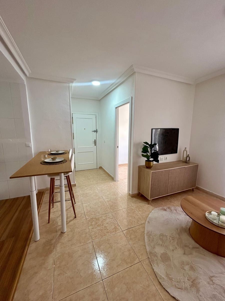 2 soveværelse Lejlighed til salg i Torrevieja - € 146.000 (Ref: 9941002)