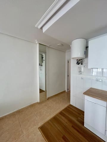 2 soveværelse Lejlighed til salg i Centro, Torrevieja - € 146.000 (Ref: 9941002)