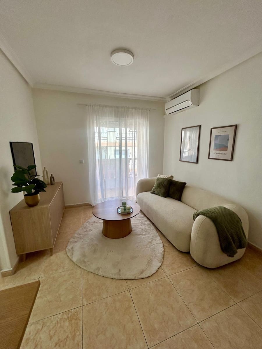 2 soveværelse Lejlighed til salg i Torrevieja - € 146.000 (Ref: 9941002)