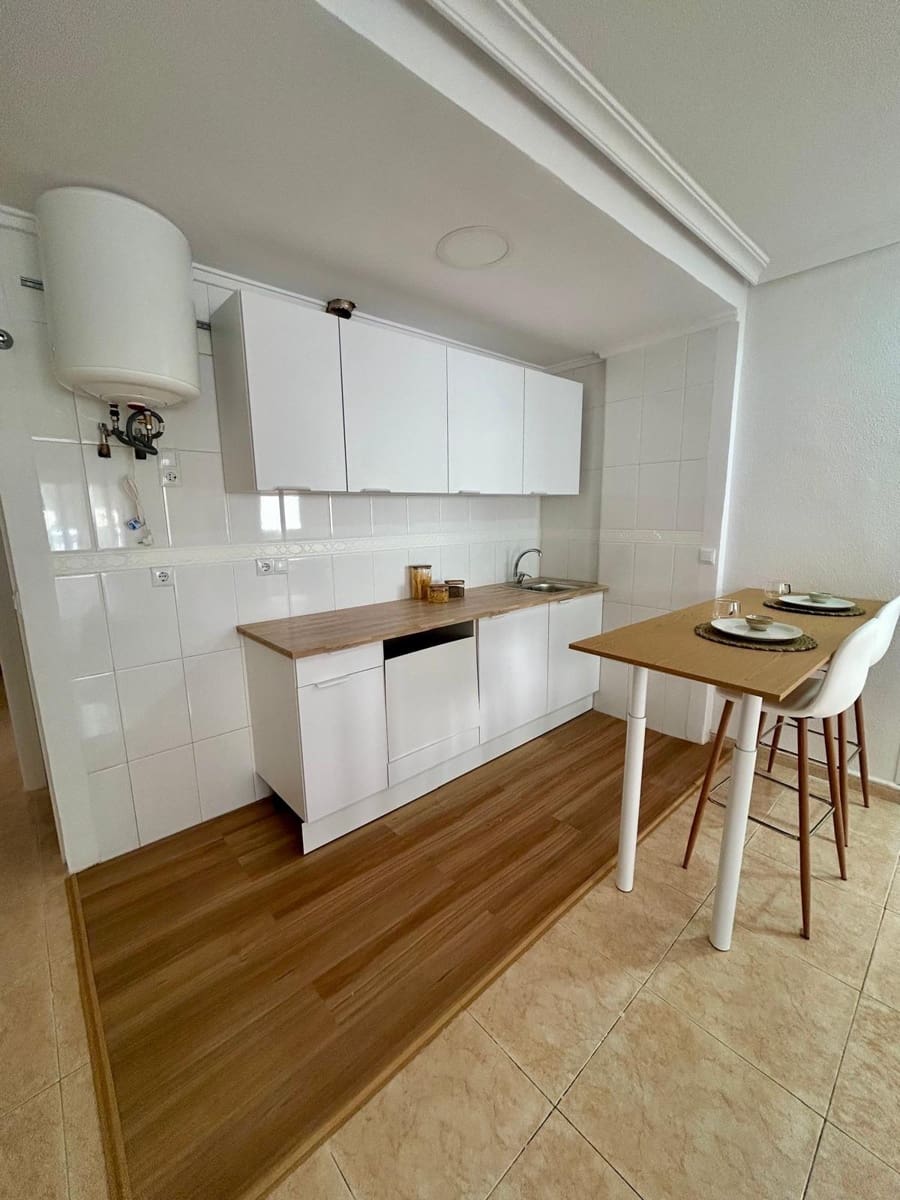 2 soveværelse Lejlighed til salg i Torrevieja - € 146.000 (Ref: 9941002)