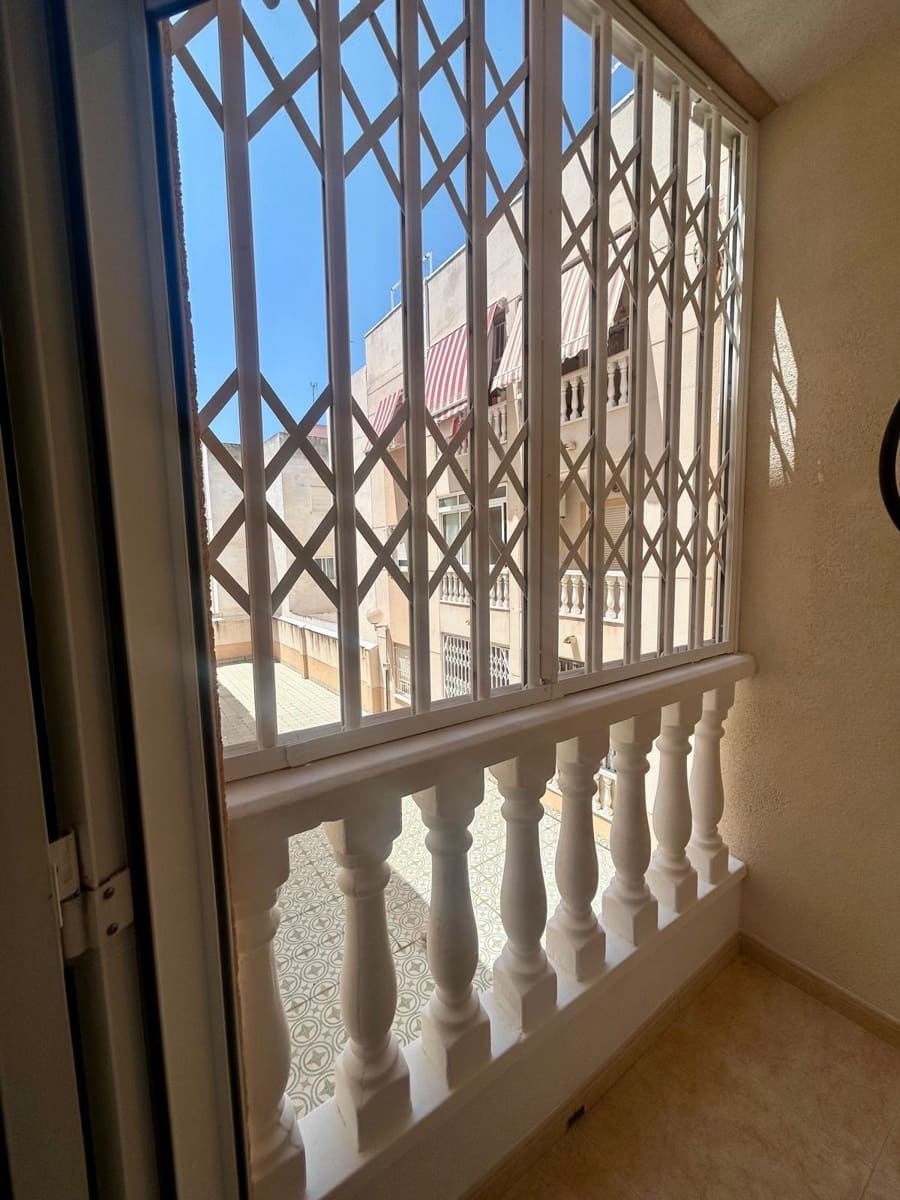 2 soveværelse Lejlighed til salg i Torrevieja - € 146.000 (Ref: 9941002)
