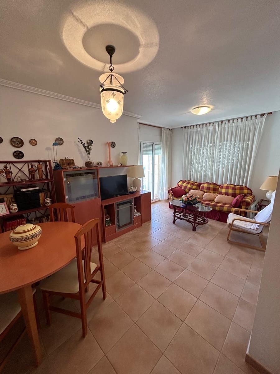 Apartamento de 2 habitaciones en Torrevieja en venta - 156.000 € (Ref: 9941006)