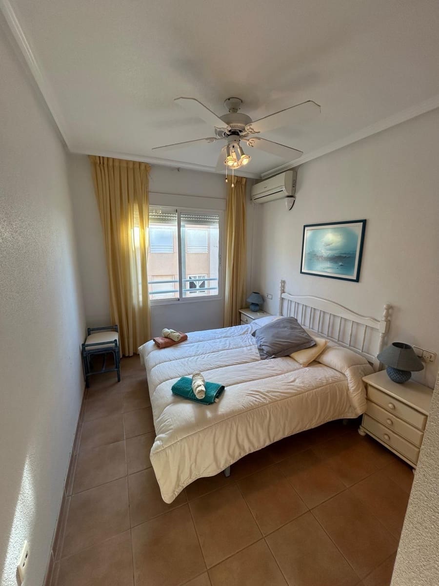 Apartamento de 2 habitaciones en Torrevieja en venta - 156.000 € (Ref: 9941006)