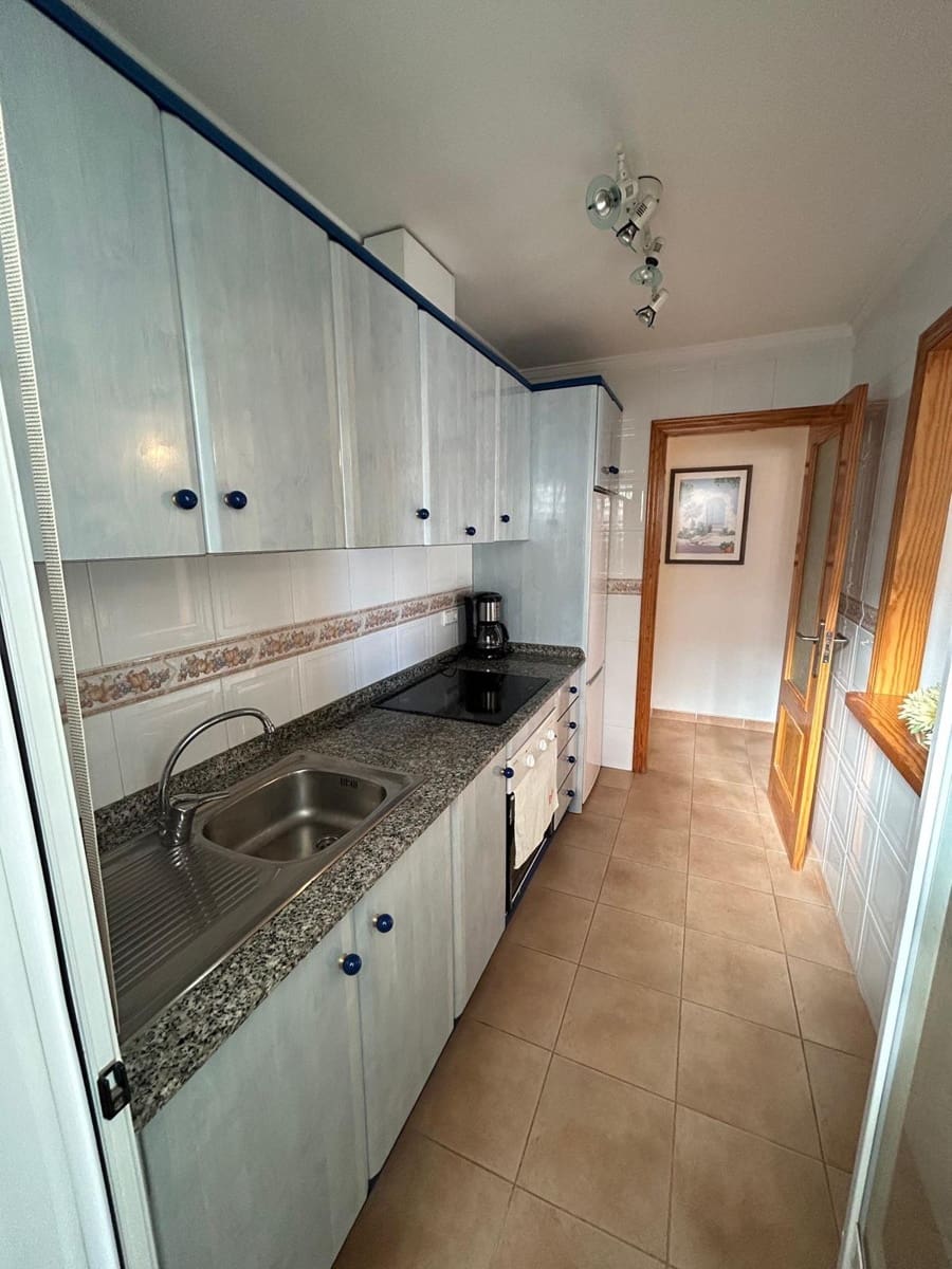 Apartamento de 2 habitaciones en Torrevieja en venta - 156.000 € (Ref: 9941006)