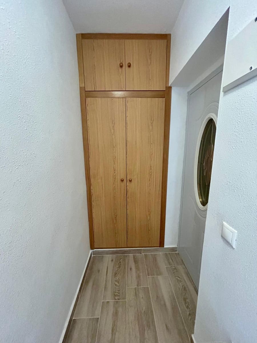 3 sovrum Lägenhet till salu i Torrevieja - 198 000 € (Ref: 9941009)
