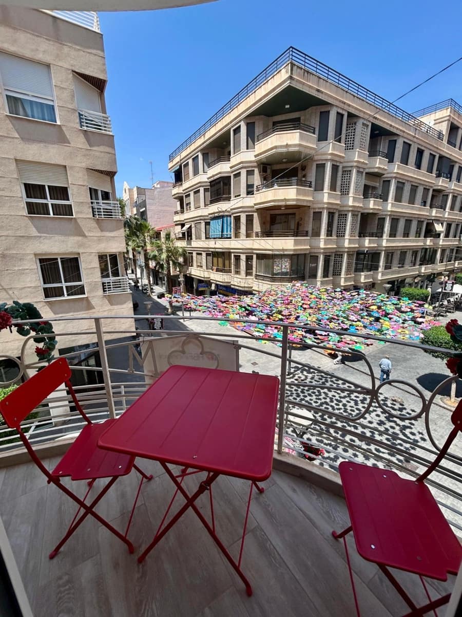 3 sovrum Lägenhet till salu i Torrevieja - 198 000 € (Ref: 9941009)