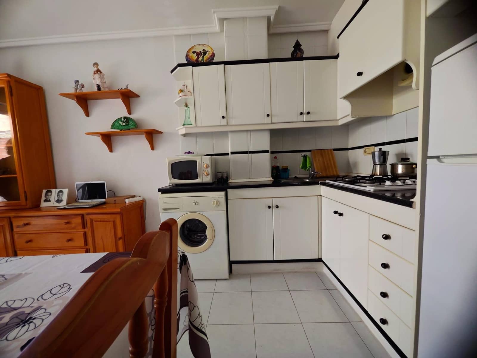 1 sovrum Lägenhet till salu i Torrevieja - 141 000 € (Ref: 9941012)