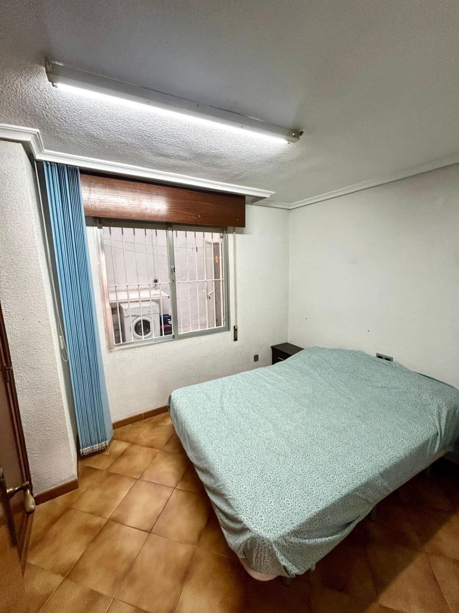 3 bedroom Apartment for sale in Torrevieja - € 199,000 (Ref: 9941019)