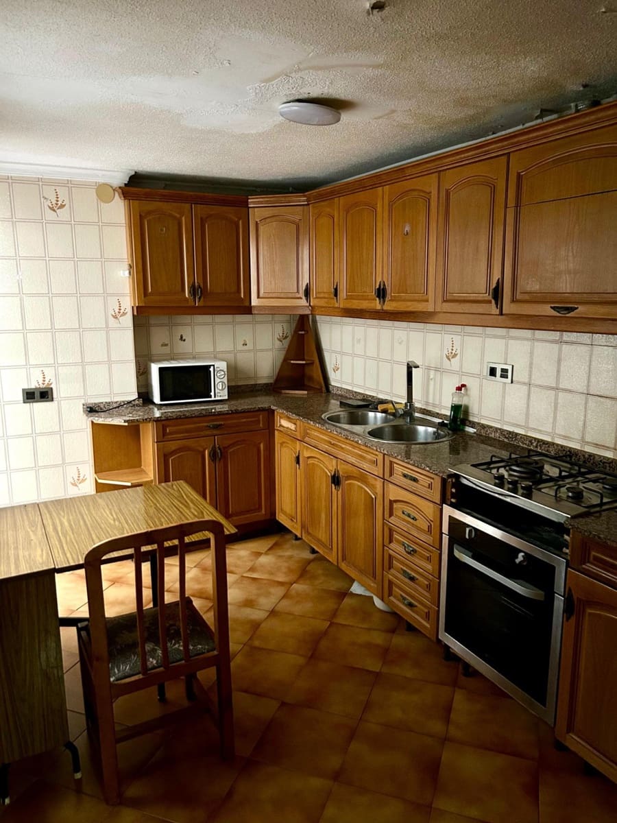 3 bedroom Apartment for sale in Torrevieja - € 199,000 (Ref: 9941019)