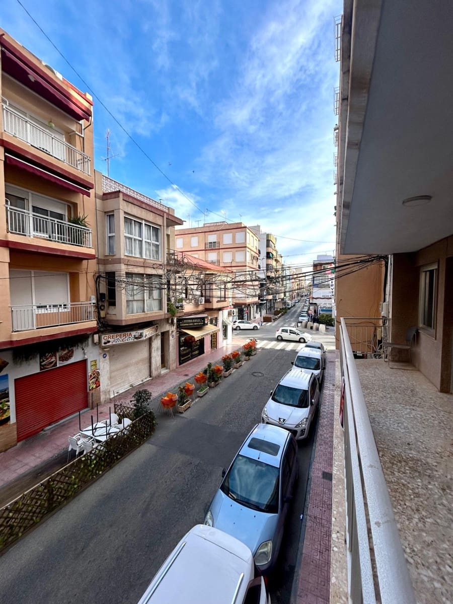 3 bedroom Apartment for sale in Torrevieja - € 199,000 (Ref: 9941019)