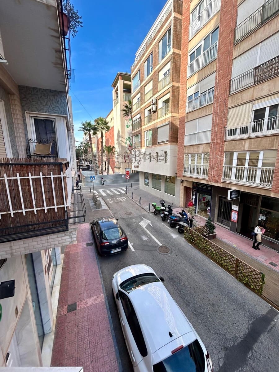 3 bedroom Apartment for sale in Torrevieja - € 199,000 (Ref: 9941019)