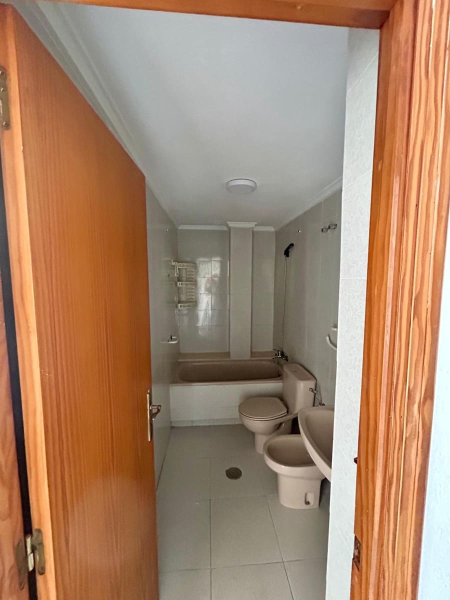 1 bedroom Penthouse for sale in Torrevieja - € 105,000 (Ref: 9941020)