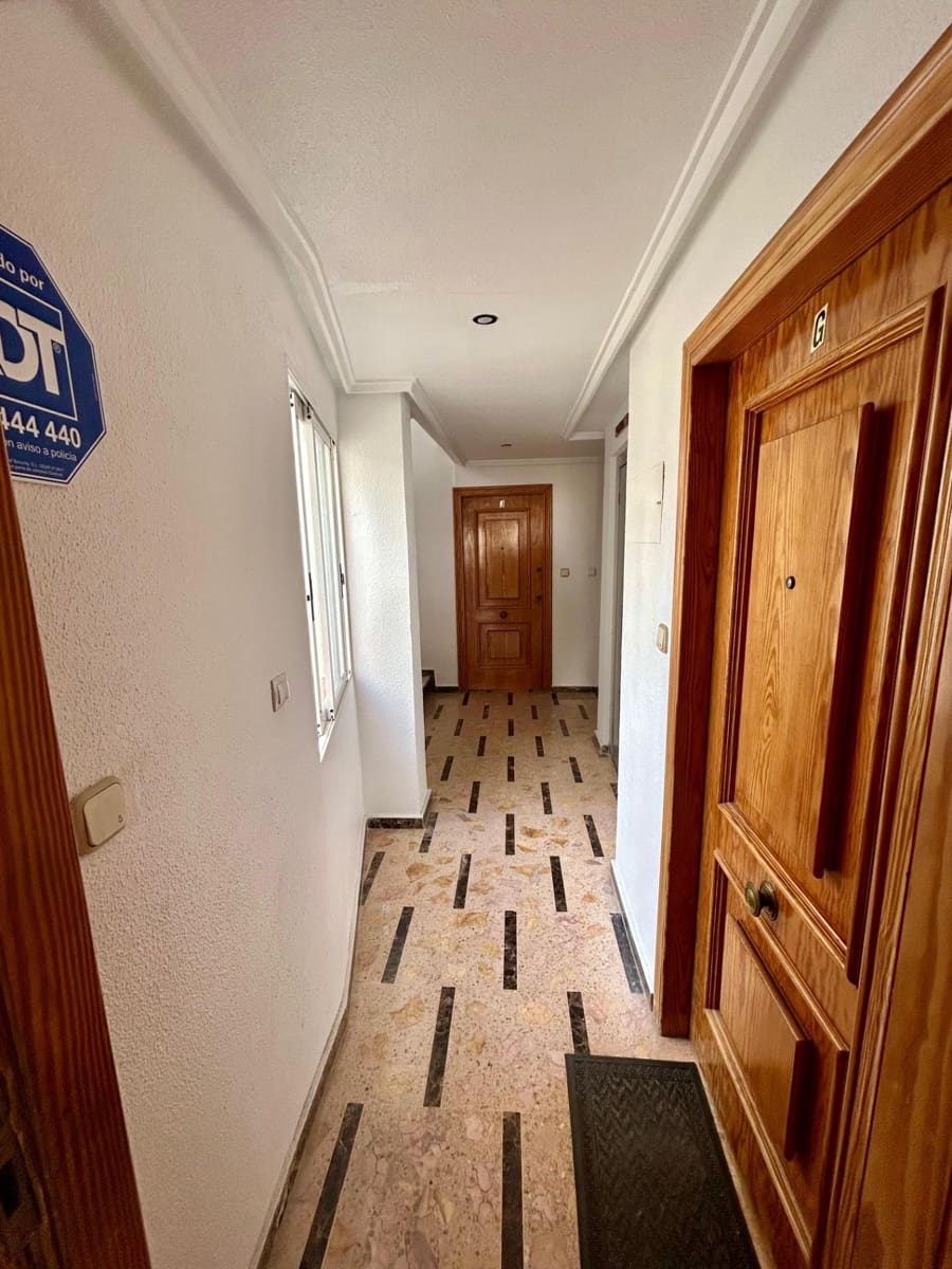 1 bedroom Penthouse for sale in Torrevieja - € 105,000 (Ref: 9941020)