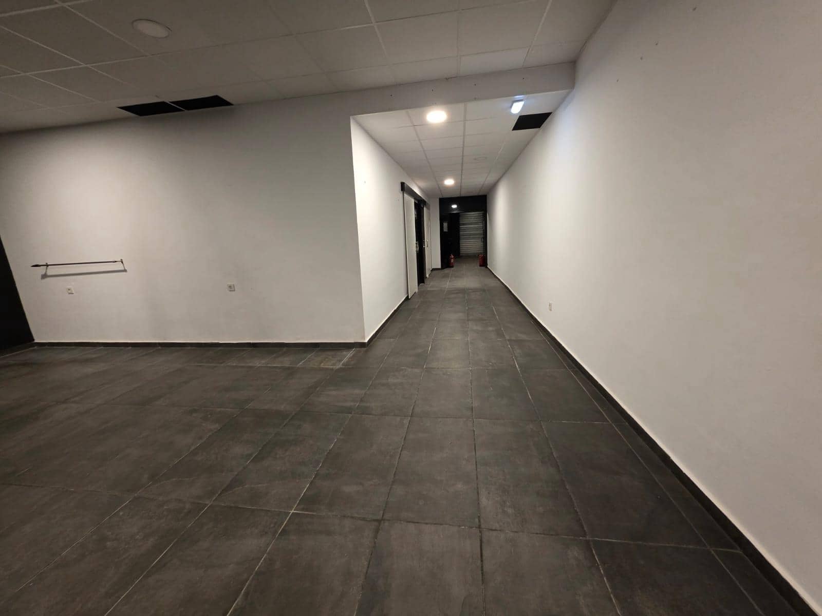 Commercial for sale in Torrevieja - € 409,500 (Ref: 9941021)