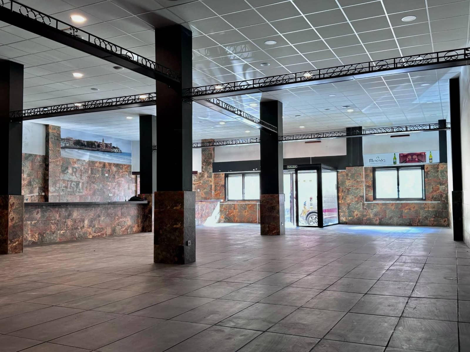 Commercial for sale in Torrevieja - € 409,500 (Ref: 9941021)