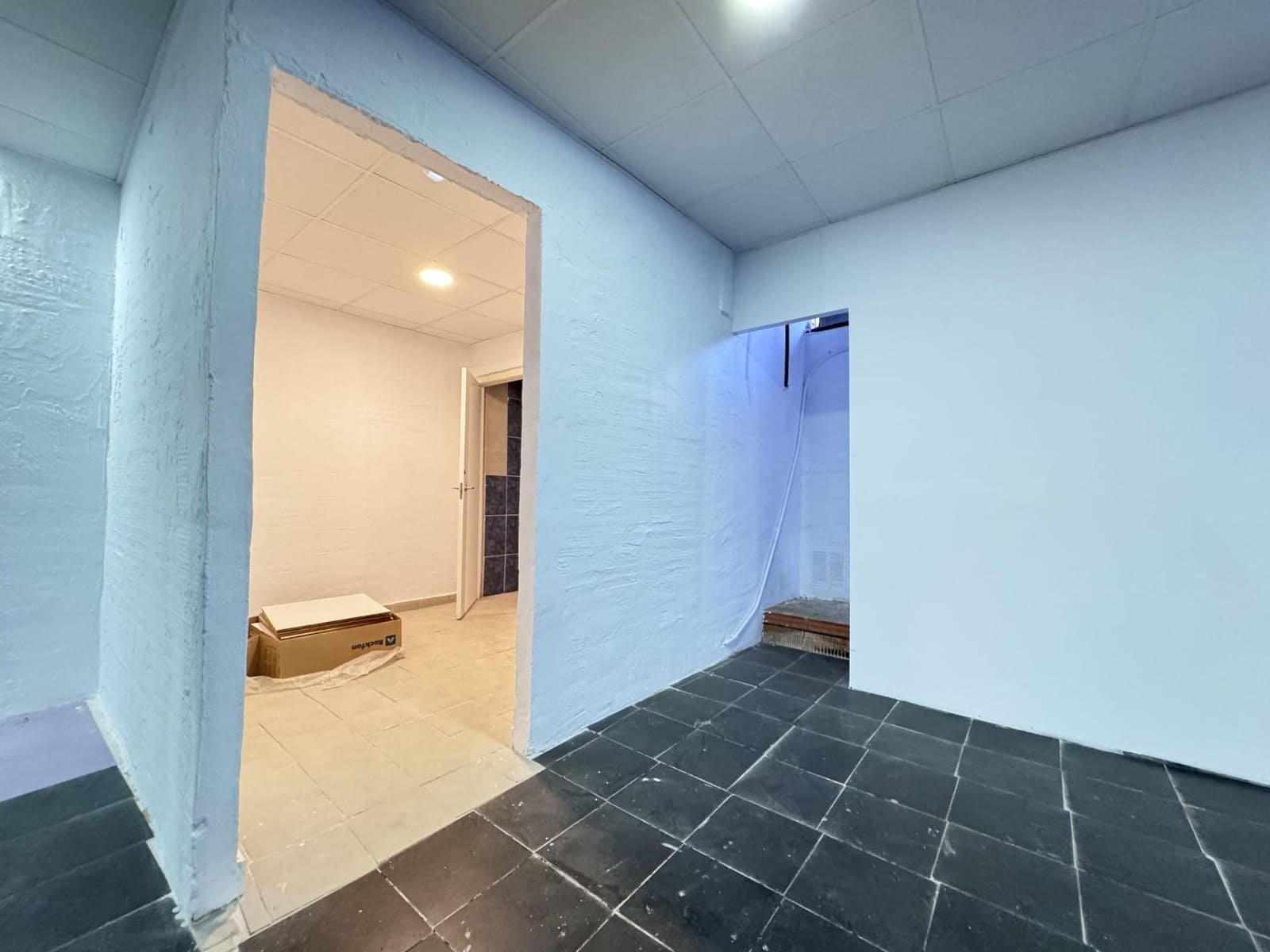 Commercial for sale in Torrevieja - € 409,500 (Ref: 9941021)