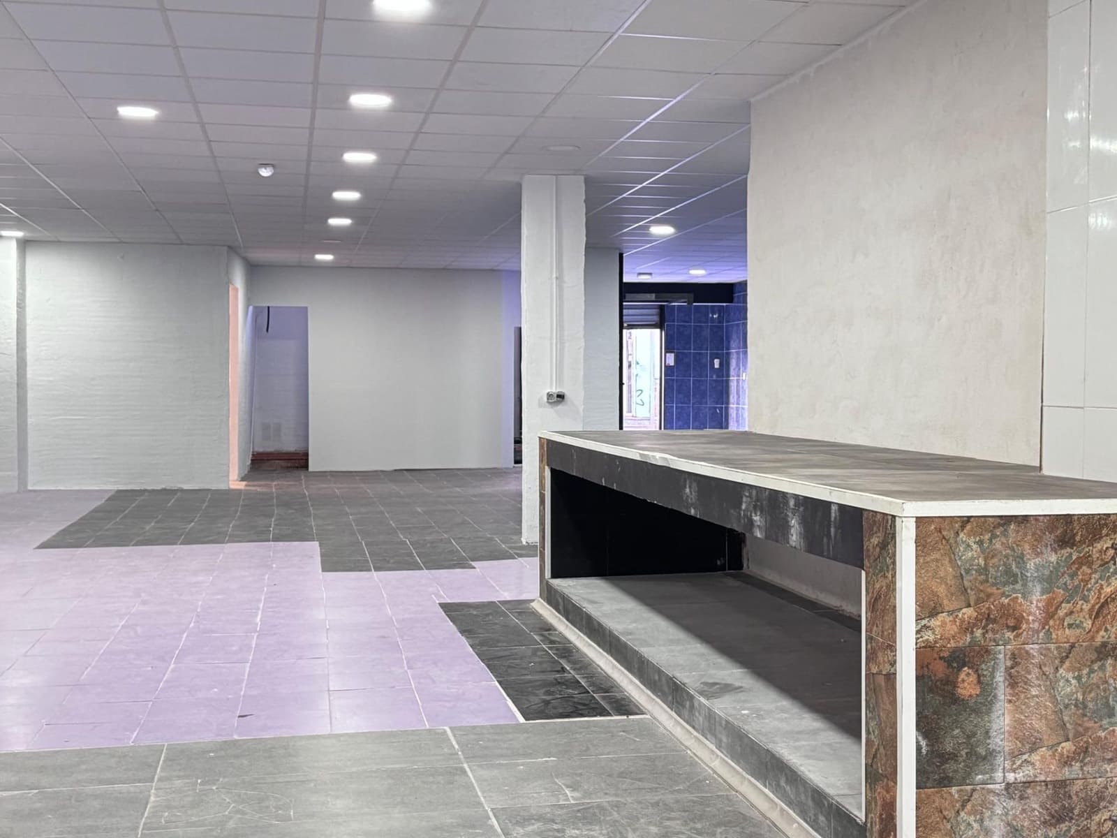 Commercial for sale in Torrevieja - € 409,500 (Ref: 9941021)