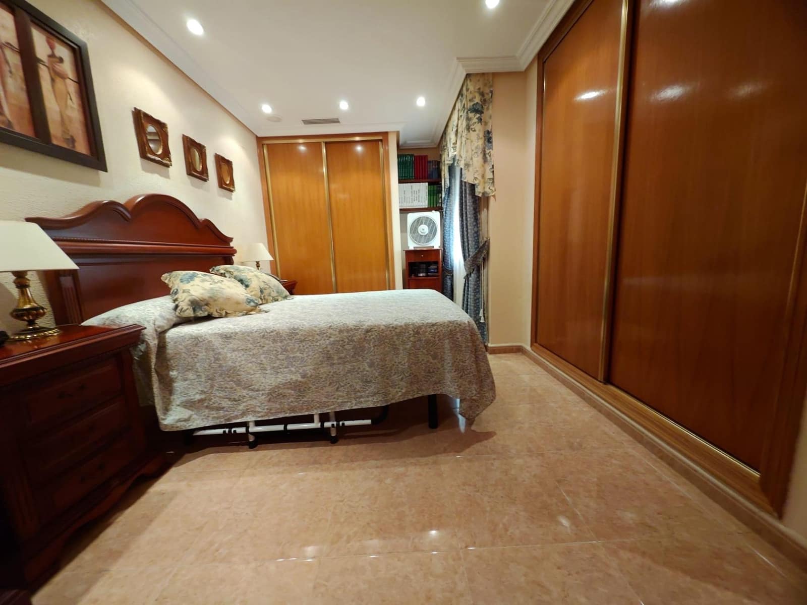 3 bedroom Apartment for sale in Torrevieja with garage - € 325,000 (Ref: 9966695)
