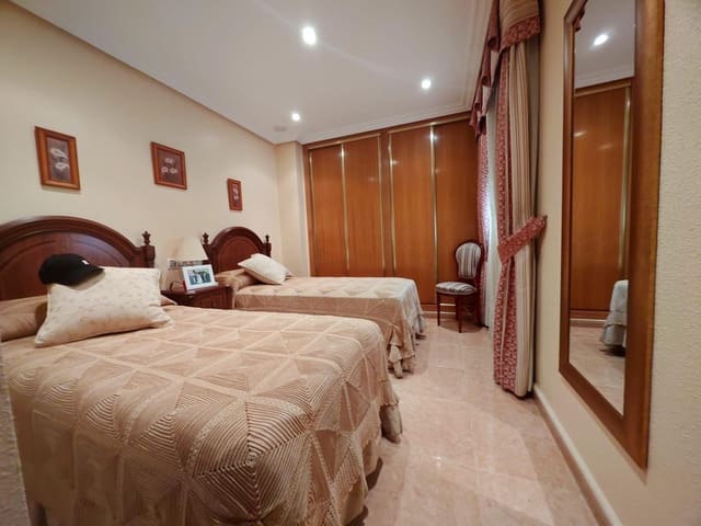 3 bedroom Apartment for sale in Parque de las Naciones, Torrevieja with garage - € 325,000 (Ref: 9966695)