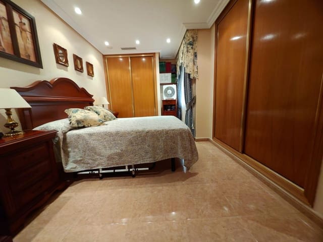 3 bedroom Apartment for sale in Parque de las Naciones, Torrevieja with garage - € 325,000 (Ref: 9966695)
