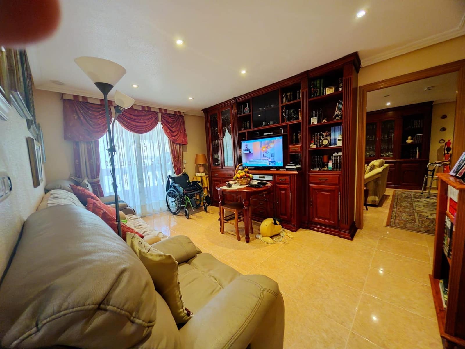 3 bedroom Apartment for sale in Torrevieja with garage - € 325,000 (Ref: 9966695)
