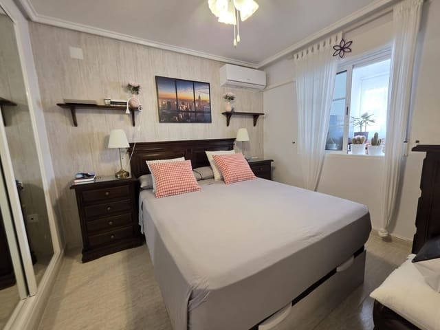 2 bedroom Penthouse for sale in Playa de los Locos, Torrevieja - € 208,000 (Ref: 9985014)