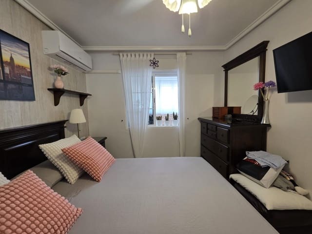 2 bedroom Penthouse for sale in Playa de los Locos, Torrevieja - € 208,000 (Ref: 9985014)
