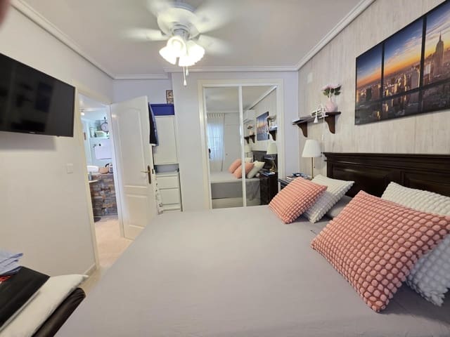 2 bedroom Penthouse for sale in Playa de los Locos, Torrevieja - € 208,000 (Ref: 9985014)