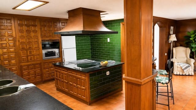 2 bedroom Penthouse for sale in El Campello - € 498,000 (Ref: 10027383)