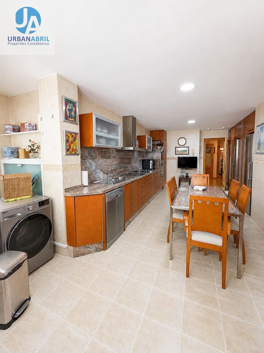 4 soveværelse Lejlighed til salg i Alicante by - € 970.000 (Ref: 10044880)