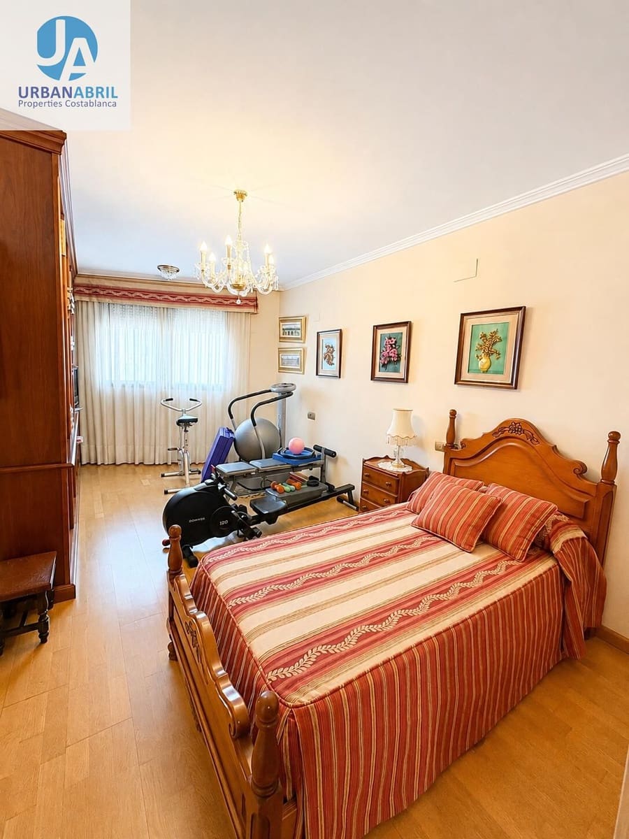 4 soveværelse Lejlighed til salg i Alicante by - € 970.000 (Ref: 10044880)