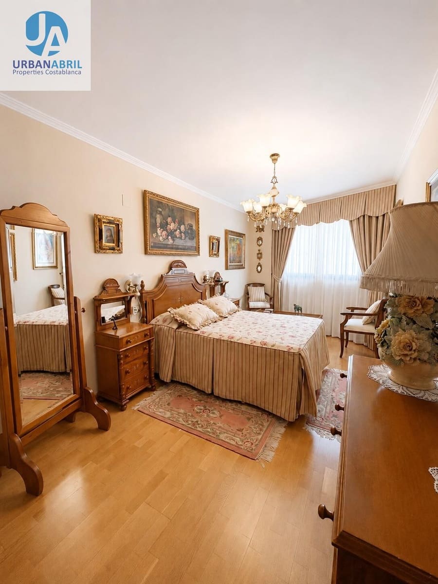 4 soveværelse Lejlighed til salg i Alicante by - € 970.000 (Ref: 10044880)