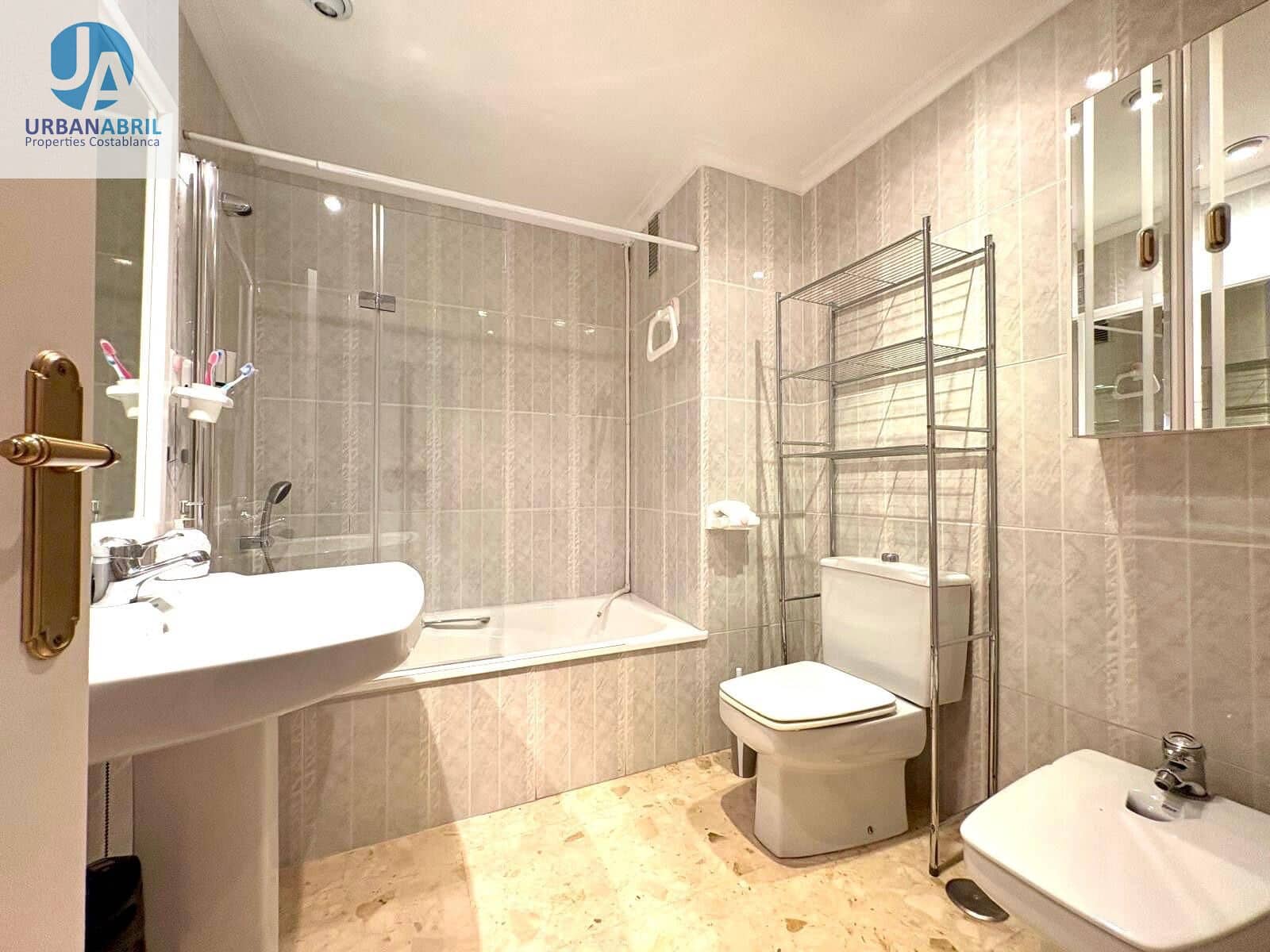 3 bedroom Flat for rent in El Campello with pool garage - € 1,600 (Ref: 10062068)