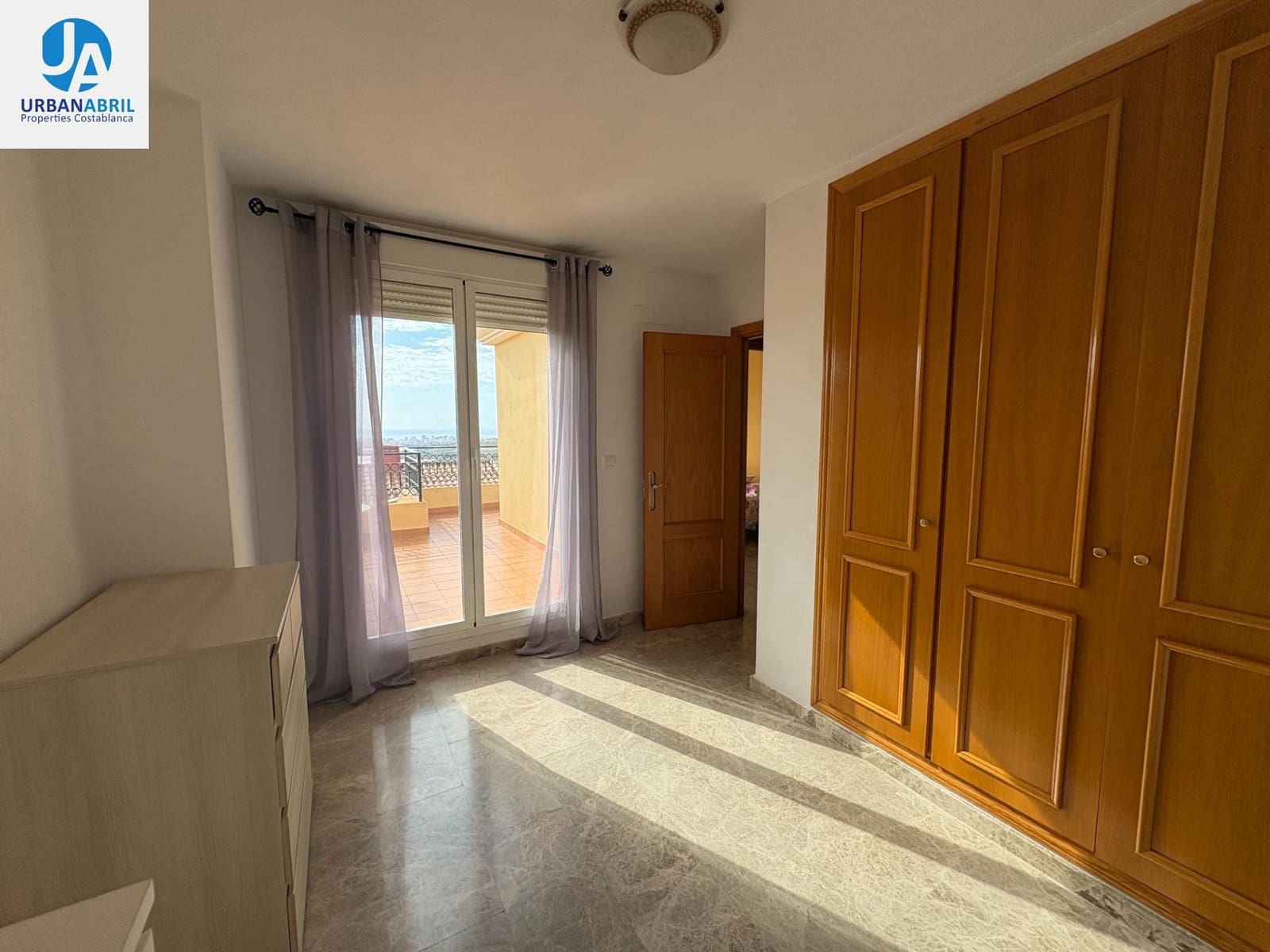 3 chambre Villa/Maison Mitoyenne à vendre à Muchamiel / Mutxamel avec piscine garage - 305 000 € (Ref: 9844083)