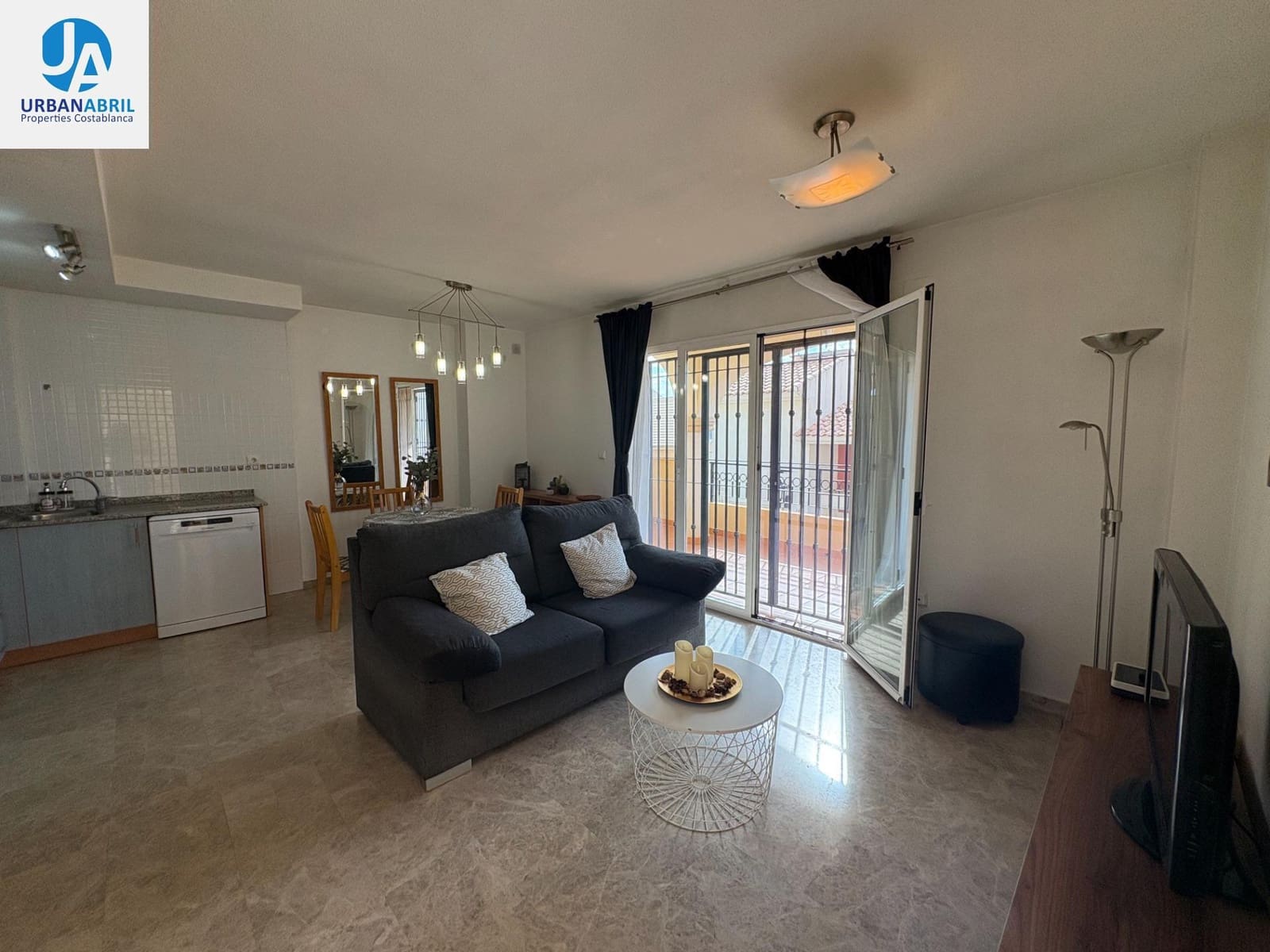 3 chambre Villa/Maison Mitoyenne à vendre à Muchamiel / Mutxamel avec piscine garage - 305 000 € (Ref: 9844083)