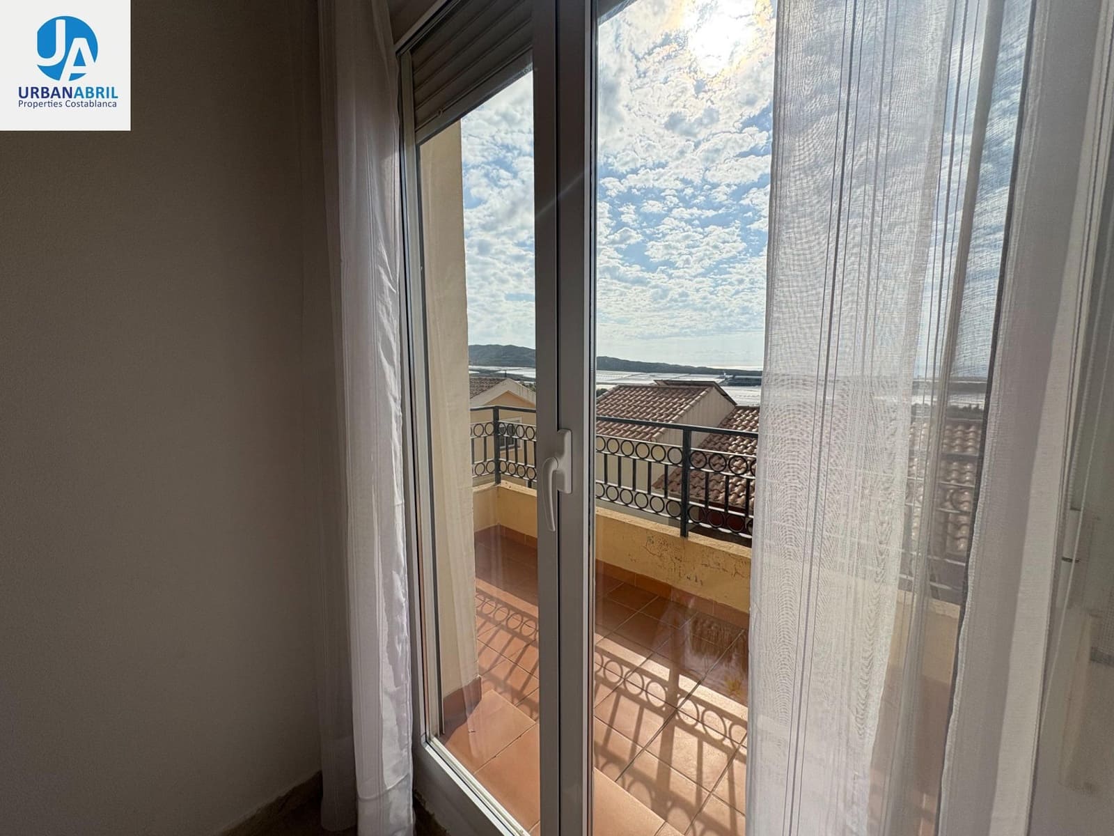3 chambre Villa/Maison Mitoyenne à vendre à Muchamiel / Mutxamel avec piscine garage - 305 000 € (Ref: 9844083)