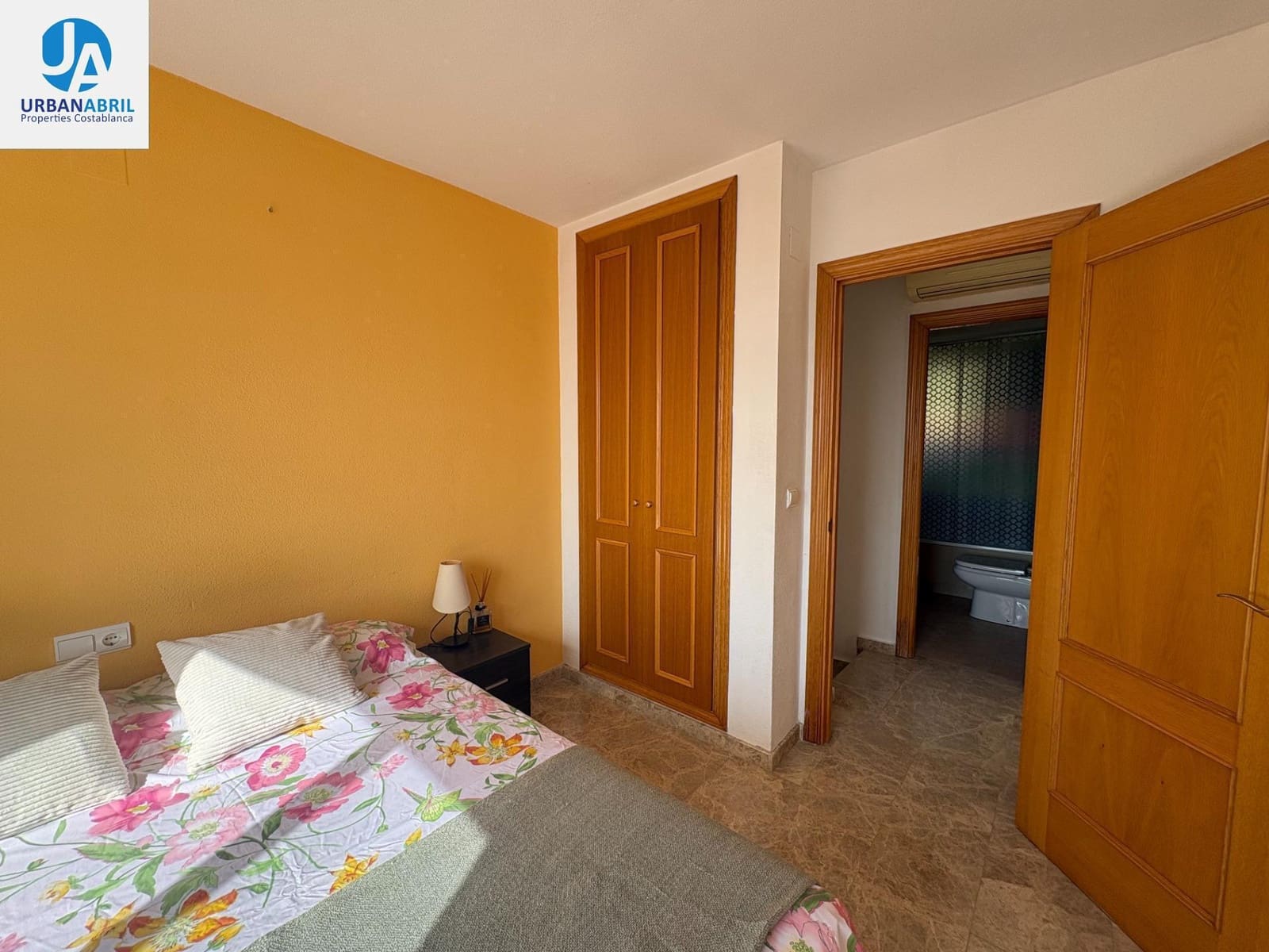 3 chambre Villa/Maison Mitoyenne à vendre à Muchamiel / Mutxamel avec piscine garage - 305 000 € (Ref: 9844083)