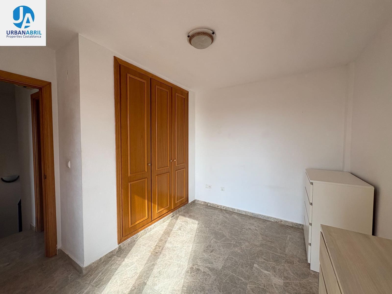 3 chambre Villa/Maison Mitoyenne à vendre à Muchamiel / Mutxamel avec piscine garage - 305 000 € (Ref: 9844083)