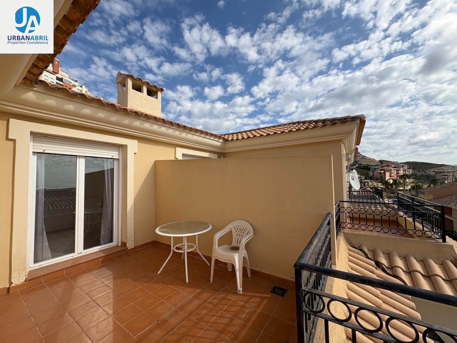 3 chambre Villa/Maison Mitoyenne à vendre à Muchamiel / Mutxamel avec piscine garage - 305 000 € (Ref: 9844083)